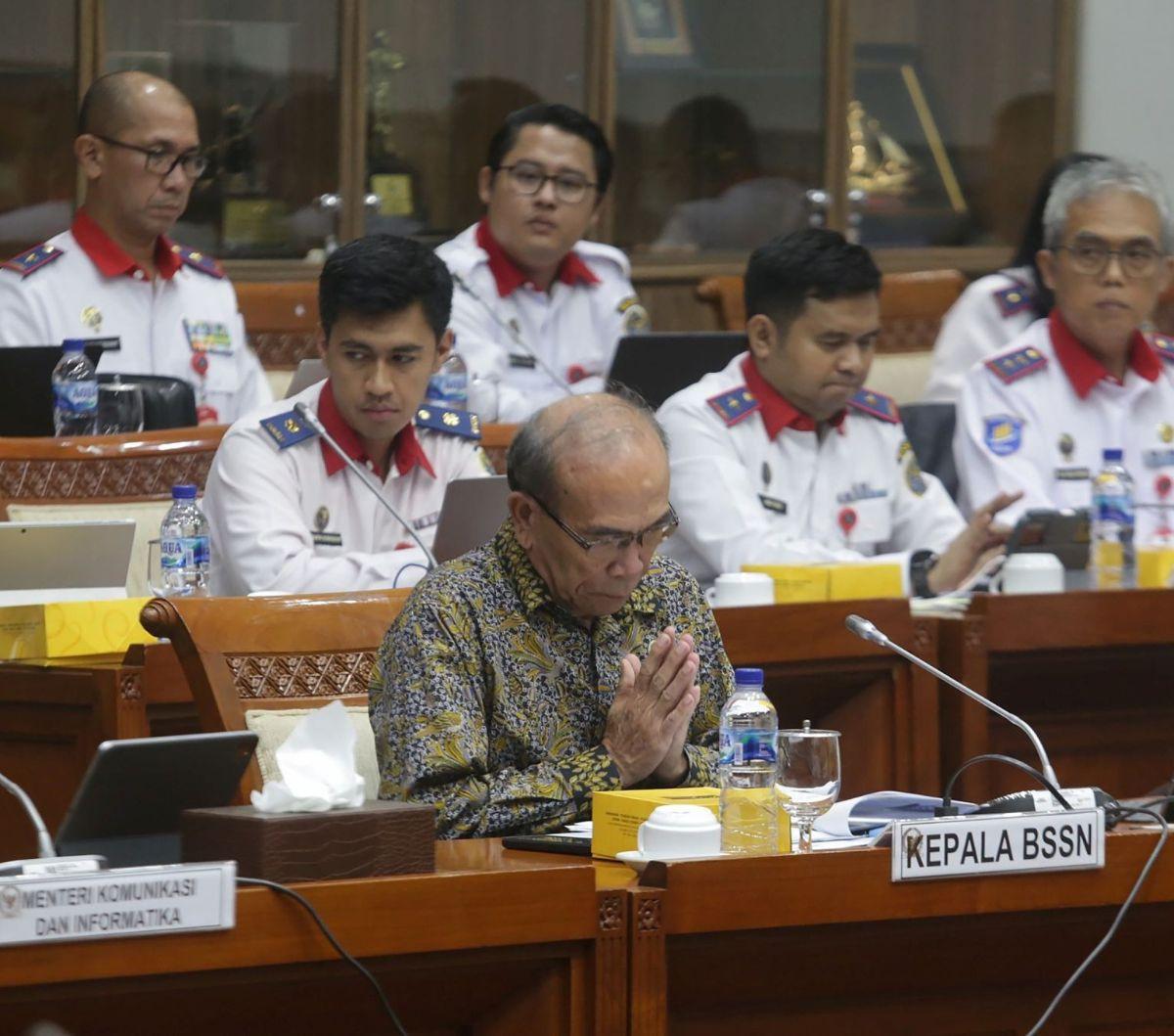 Setelah penemuan ransomware, terjadi upaya penonaktifan fitur keamanan Windows Defender pada 17 Juni 2024 pukul 23.15 WIB. Hal ini memungkinkan aktivitas berbahaya beroperasi. Pihak peretas meminta tebusan sebesar 8 juta dolar AS (sekitar Rp131 miliar) da