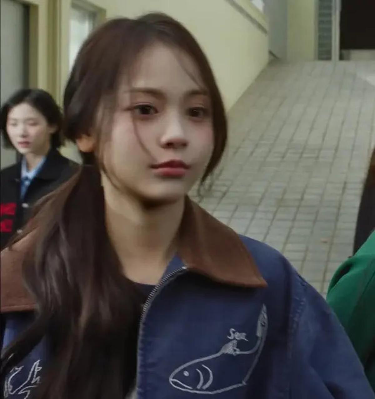 6 Potret Tampilan Perdana Carmen Idol Kpop Asal Indonesiadi Trailer Debut Grup Hearts2Hearts, Dipuji Imut dan Cantik Oleh Netizen Korea