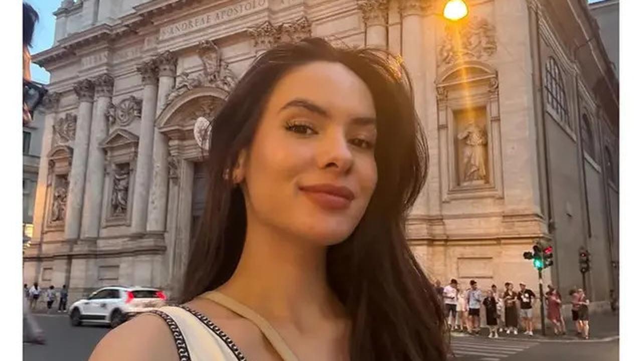 6 Gaya Busana Steffi Zamora Liburan di Italia, Hadiri Pernikahan Adik Nino Fernandez