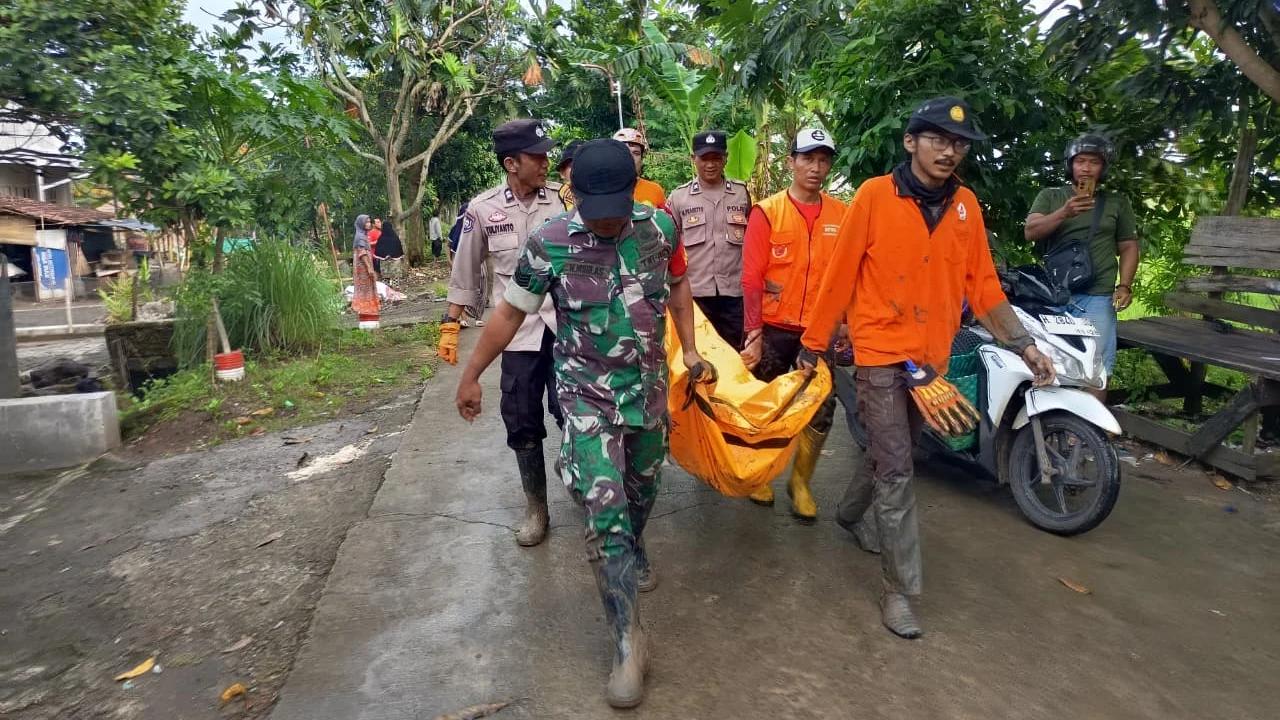Kronologi 2 Warga Ditemukan Tewas Usai Menerobos Banjir Semarang