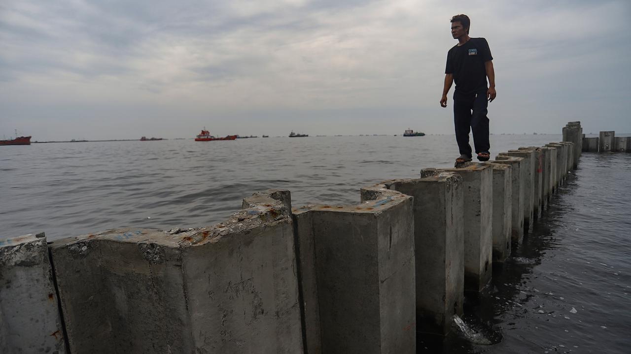 FOTO;  Viral Tanggul Beton di Cilincing, KKP Pastikan Memiliki Izin Resmi