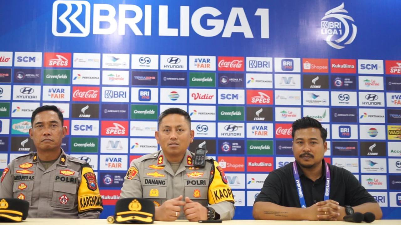 Permintaan Maaf Panpel Arema FC Usai Ricuh Suporter Lempari Batu Bus Tim Persik Kediri