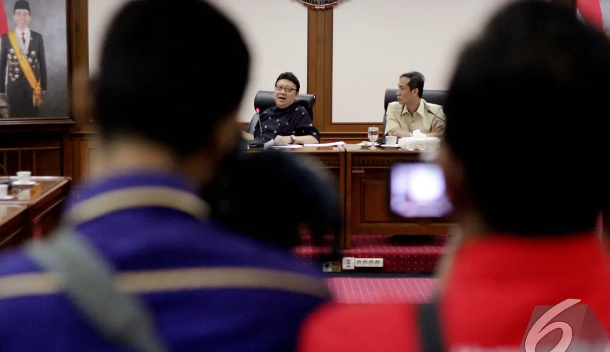 Suasana rapat penyampaian kebijakan dan agenda prioritas Kemendagri tahun 2015 & 2016, Jakarta, Selasa (6/1/2015). (Liputan6.com/Faizal Fanani)