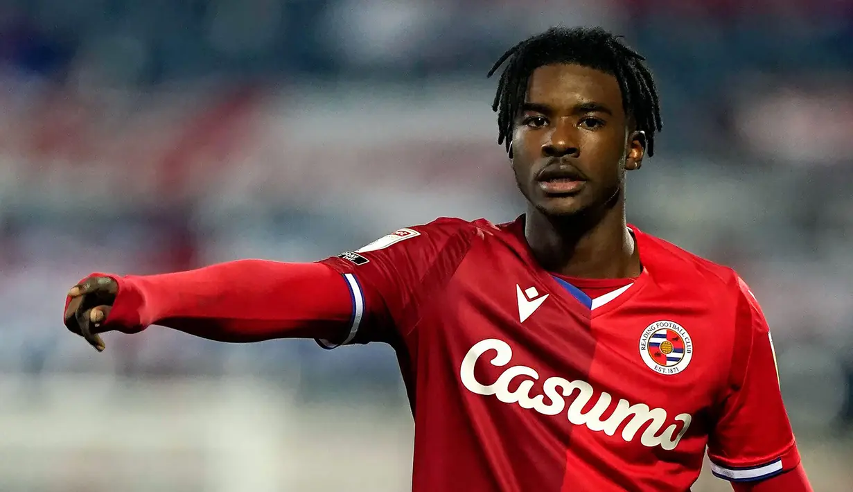 Omar Richards. Bek kiri berusia 23 tahun ini baru awal musim 2021/2022 ini menjadi bagian Bayern Munchen setelah dilepas Reading, yang juga tim akademinya, usai 4 musim membelanya. Bersama Bayern Munchen ia baru tampil dalam 2 laga dengan raihan 1 assist. (Bundesliga.com)
