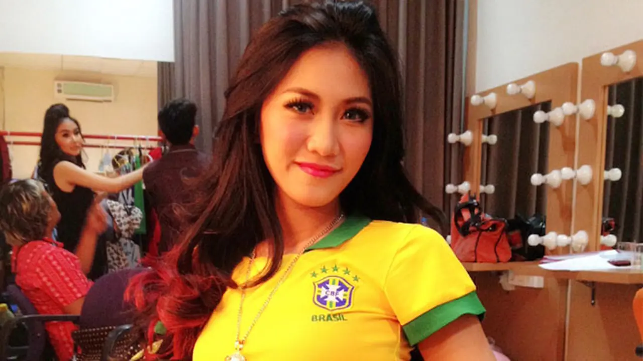 iMeyMey Meriahkan Piala Dunia dengan Goyang Bola