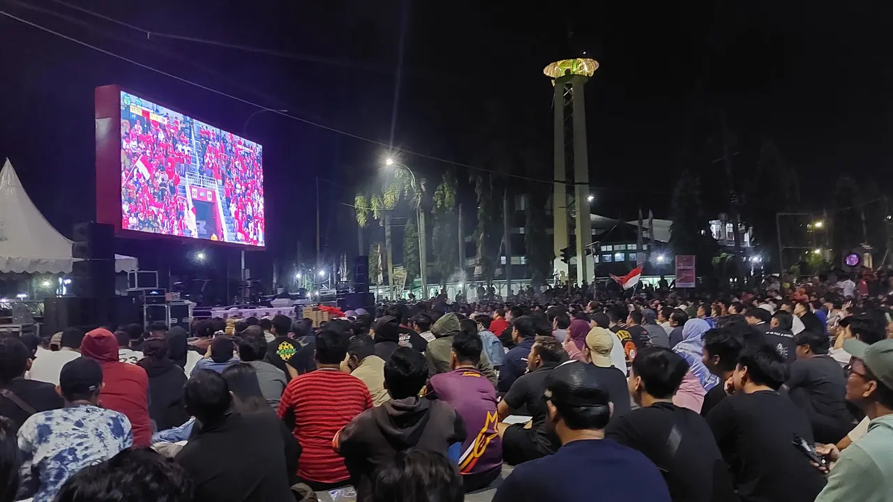Bupati Kukar Penuhi Harapan Netizen, Nobar Timnas U-23 di Videotron Hebohkan Tenggarong
