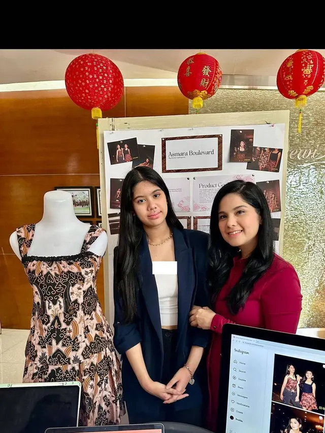 7 Potret Almira Yudhoyono Gelar Pameran Baju Batik Ini Tuai Banyak Pujian