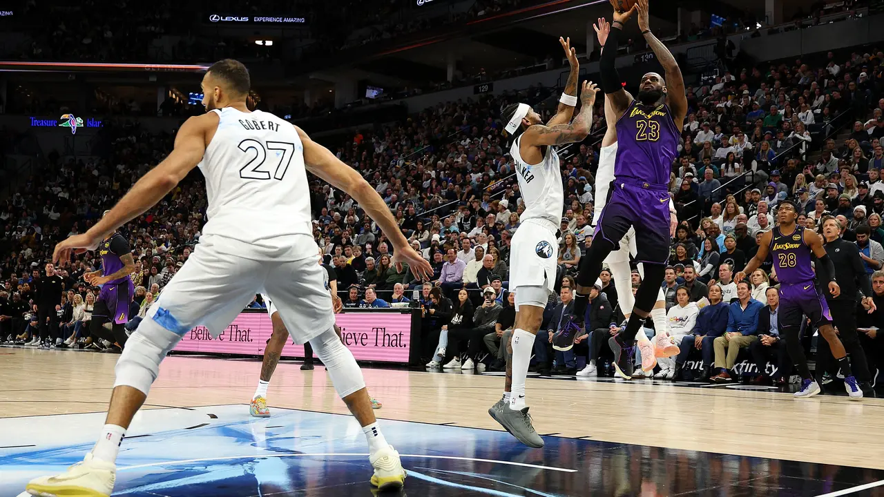 LeBron James tak berdaya saat Lakers melawan Timberwolves