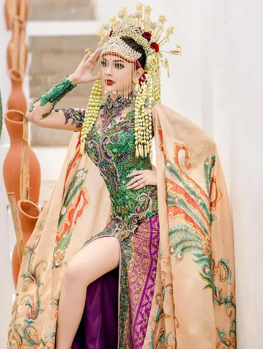 Sementara Bella Bonita juga berani eksplor dengan ragam outfit yang anggun. [Instagram/bellabonita_r.a]