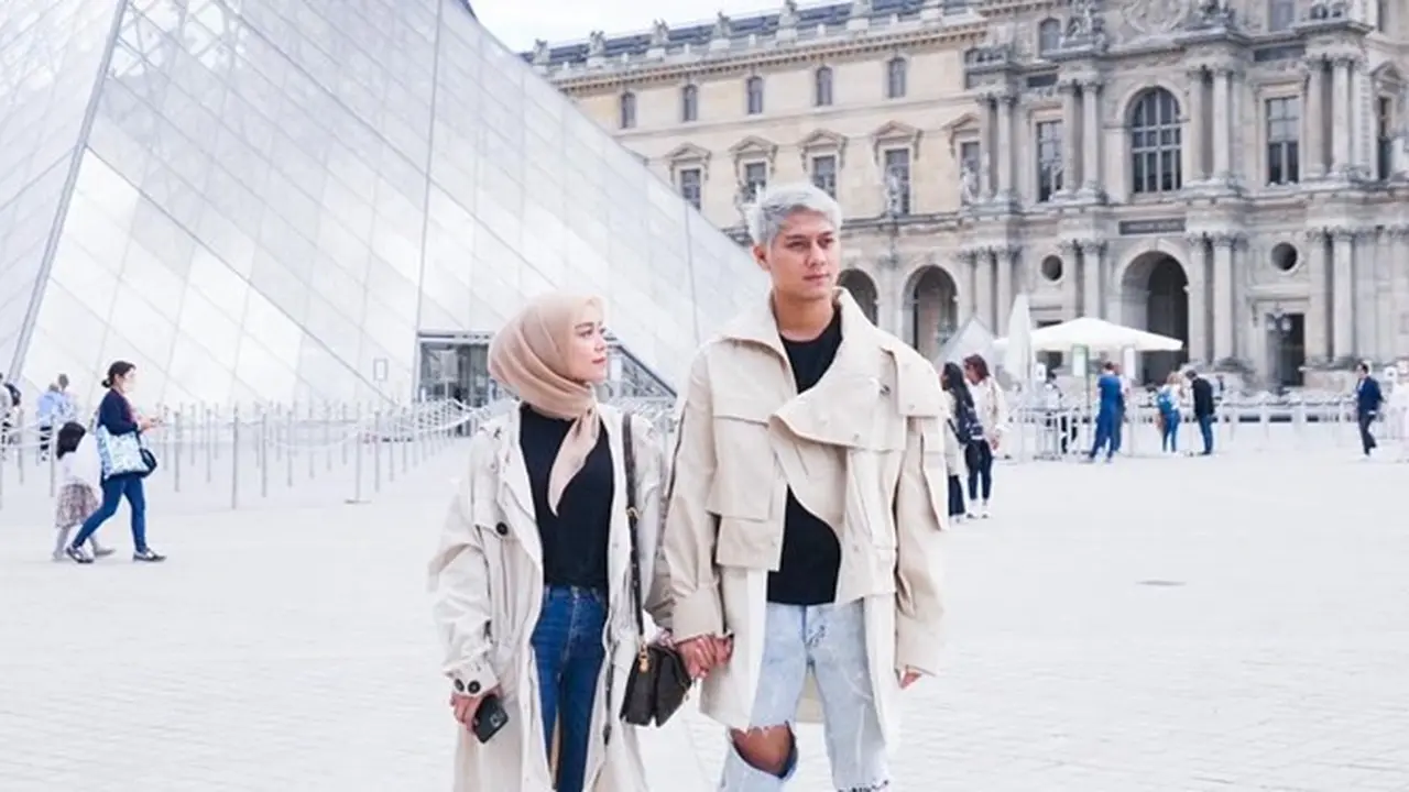 7 Potret Lesty Kejora dan Rizky Billar Liburan di Paris, Pamer Kemesraan