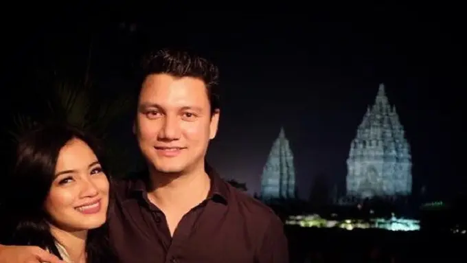 [Bintang] 5 Potret Mesra Titi Kamal-Christian Sugiono Ini Bikin Cewek Baper