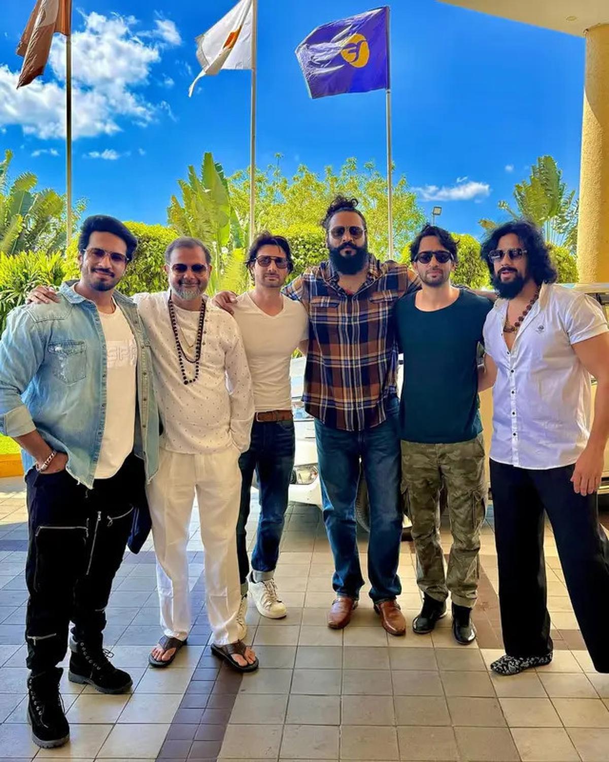 6 Potret Reuni Pemain Mahabharata, Shaheer Sheikh hingga Sourabh Raaj Jain Bikin Nostalgia