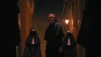 Adegan di film The Nun 2 yang bakal tayang di bioskop 8 September 2023. (Dok: YouTube Warner Bros)