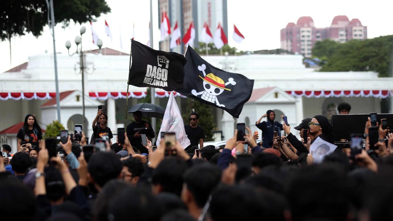 FOTO: Aksi Kamisan Tandai 19 Tahun Perjuangan Korban Pelanggaran HAM
