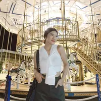 Anissa Aziza unggah potret dirinya yang sedang berlibur ke Thailand. Parade outfit yang seru berhasil curi perhatian. [Foto: Instagram/ Anissa Aziza]