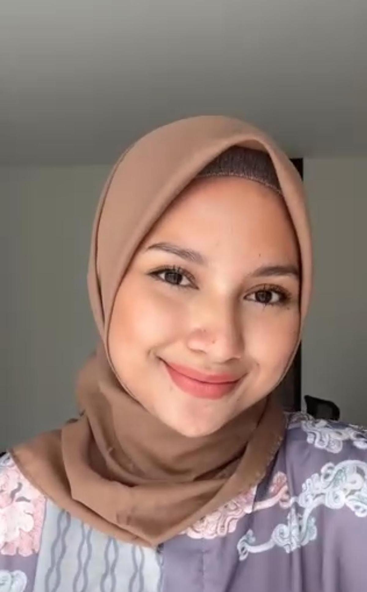 Potret Indah Permatasari Tampil Berhijab, Sederhana tapi Bikin Pangling dan Bisa Jadi Inspirasi