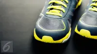 Greget, Jas Hujan Ini Dibuat Khusus buat Sneakers Mahal