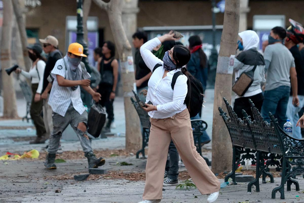 FOTO: Amarah Generasi Z Memuncak, Demo Anti-Pemerintah di Meksiko Berujung Bentrok