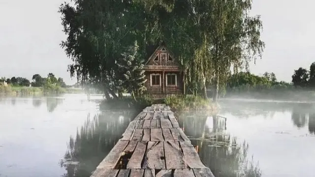 Bangunan Terbengkalai Unik