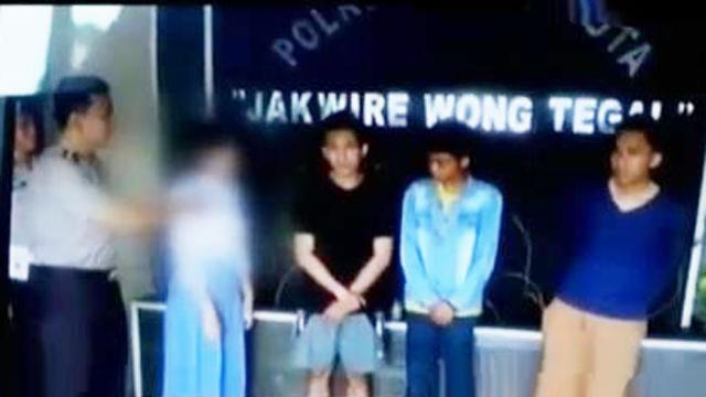 Video Polisi Tegal Tangkap 3 Pengedar Kunci Jawaban Un News Liputan6 Com