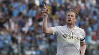 Selebrasi Kevin De Bruyne dalam laga pramusim Napoli vs Girona, Minggu (10/8/2025). (La Presse via AP Photo/Alessandro Garofalo)