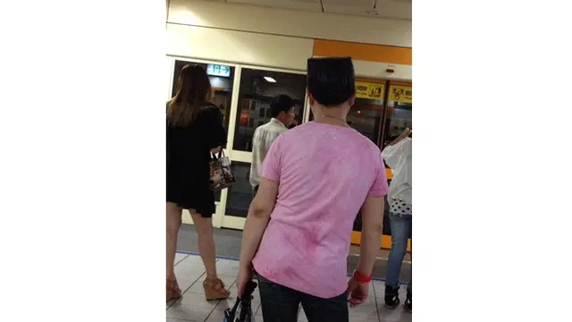 Wu Goren, saat menunggu kereta