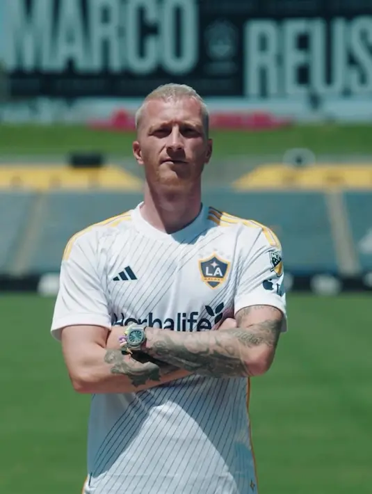 Reus adalah Pemain Terbaik Bundesliga Jerman sebanyak tiga kali dan penerima penghargaan Tim Terbaik UEFA satu kali ini mencetak 239 gol dan 163 assist dalam 628 pertandingan profesional. (FOTO: instagram.com/lagalaxy/)