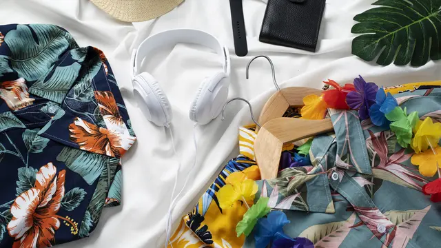 Daftar Perlengkapan yang Wajib Dibawa Saat Berlibur ke Pantai Bersama Keluarga (photo by freepik.com)