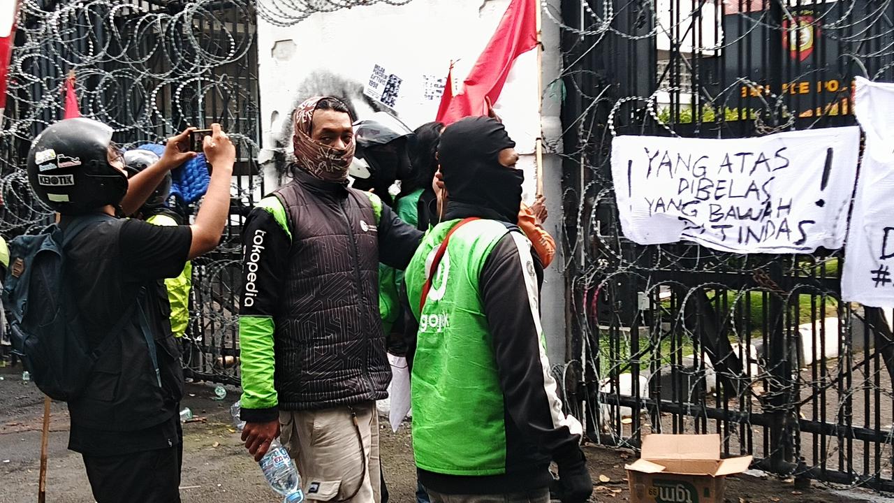 Demo Ojol dan Mahasiswa di DPRD Jabar