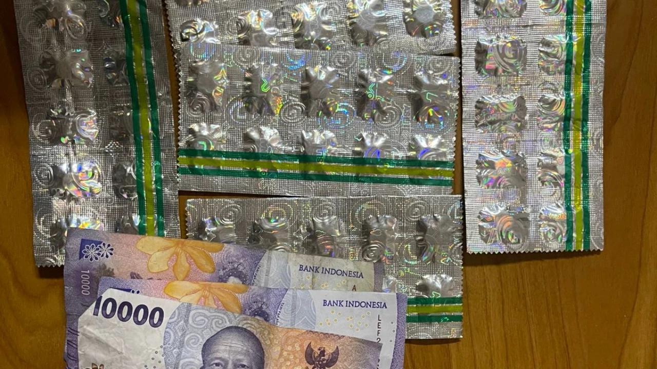 Polisi Gerebek Peredaran Obat Keras, Tiga Orang Ditangkap