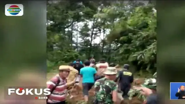 Longsor di kawasan Hutan Salem telah menewaskan lima petani dan belasan lainnya luka-luka, sementara belasan orang lainnya masih dinyatakan hilang.
