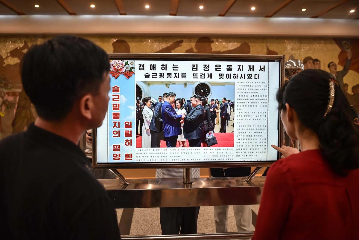 FOTO: Pyongyang Sambut Kunjungan Presiden Xi Jinping Setelah Tujuh Tahun