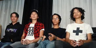 Mengawali tahun 2016, Bimbim Slank membentuk band bersama keluarganya. Band yang diberinama The Sidhartas ini terdiri dari, Bimbim, adiknya, Massto beserta dua keponakannya, Awa Sandiogo dan Firas Rachun. (Deki Prayoga/Bintang.com)