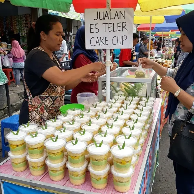 Jualan es teler cake cup (Gemini AI)