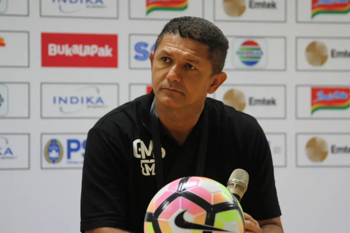 Pelatih Madura United Gomes De Oliveira