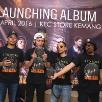 Ditengah industri musik sedang kearah musik dangdut serta electronic dance music (EDM) yang sedang naik, Boomerang bersama dengan Grassrock dan The Bandhit merilis album 3 To Rock. (Nurwahyunan/Bintang.com)