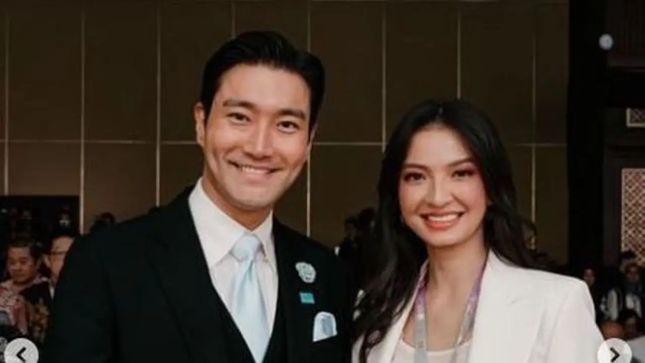 Jadi Pembicara di KTT ASEAN 2023, Raline Shah Pakai Kain Songket dan Foto Bareng Choi Siwon