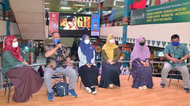 Pedagang di pasar Beringharjo