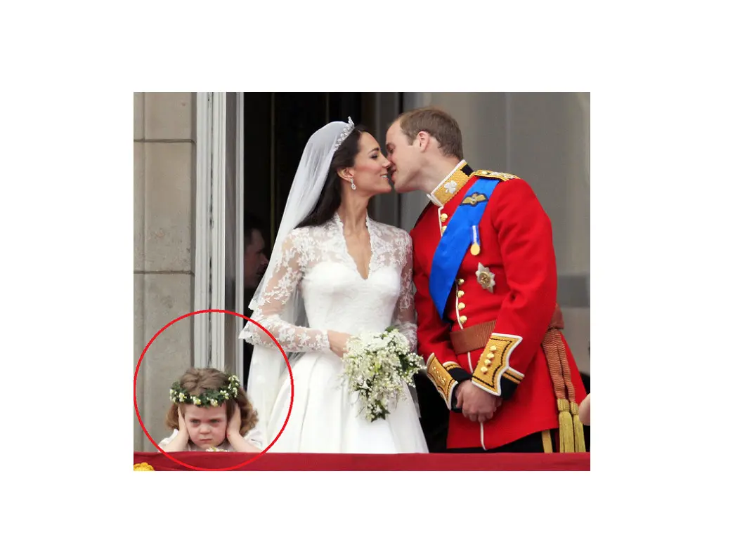 (Foto: NPR) Florence van Cutsem (3) Bocah ini pernah menjadi bridesmaid pernikahannya Pangeran William dan Kate Middleton. Namun aksi lucunya menutup telinga membuat gemas banyak orang. Kali ini ia kembali menjadi bridesmaid penikahan Pangeran Harry.