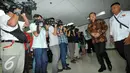 Patrice Rio Capella tiba untuk menjalani sidang perdana pembacaan dakwaan di Pengadilan Tipikor, Jakarta (9/11). Rio didakwa membantu proses penanganan perkara Bansos di Provinsi Sumatera Utara oleh Kejaksaan. (Liputan6.com/Helmi Afandi)