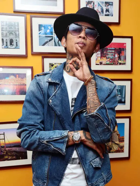 Mengajak Young Lex bermain di film ini, Ernest mengakui sangat kagum dengan kisah perjalanan karier Young Lex. Menurutnya, Ernest sangat percaya dengan feeling yang dimilikinya saat memilih Young Lex bergabung. (Deki Prayoga/Bintang.com)