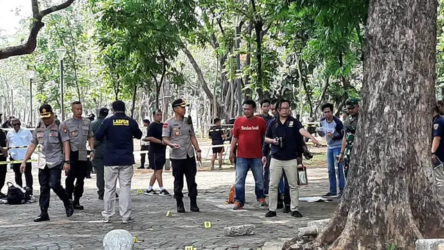 Olah TKP ledakan di Monas, Selasa (3/12/2019). (Liputan6.com/Ady Anugrahadi)