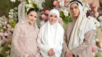 5 Potret Gaya Gamis Maia Estianty &amp; Mulan Jameela di 4 Bulanan Alyssa Daguise