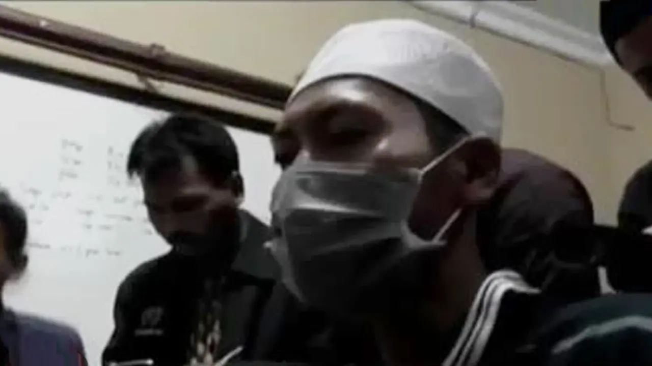 VIDEO: Warga Bangkalan Ini Mengaku Titisan Nabi Isa