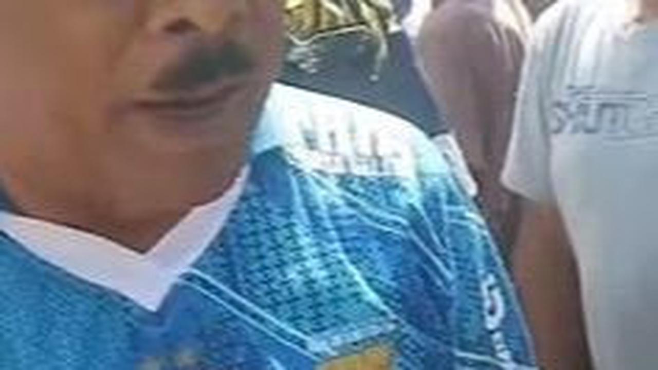 <b>Bos Persib Bagi-bagi Rezeki</b>