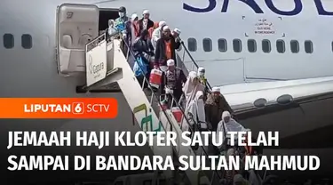 Jemaah haji kloter pertama asal Makassar, Sulawesi Selatan tiba di Tanah Air melalui Bandara Sultan Hasanuddin, di Kabupaten Maros. Jemaah haji kloter I asal Palembang, Sumatra Selatan juga tiba di Bandara Sultan Mahmud Badaruddin II Palembang pada M...