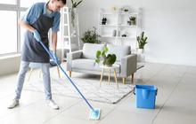 10 Tips Membersihkan Lantai Keramik di Rumah Agar Kembali Bersinar Seperti Baru Lagi