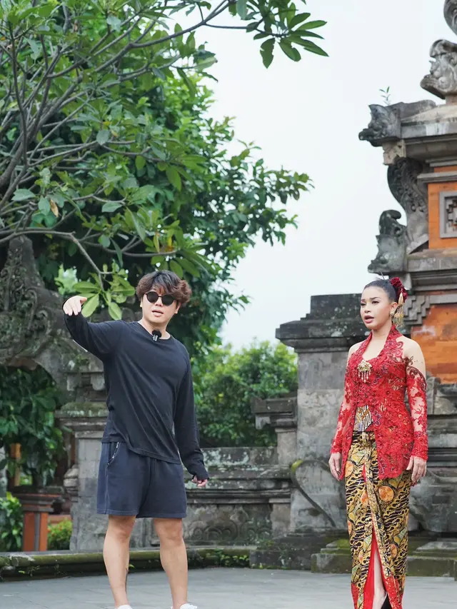 Kolaborasi Marcos Tjung dan Rossa (https://www.instagram.com/reel/CnstuKuB4SI/?igshid=Zjc2ZTc4Nzk%3D)