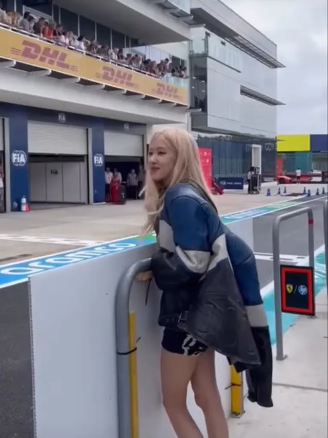 Gaya Kontras Rose dan Lisa BLACKPINK di F1 Miami Grand Prix