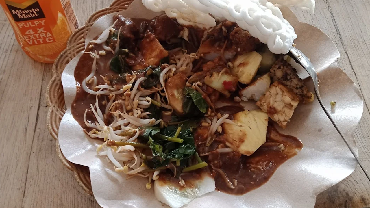 8 Rekomendasi Tempat Makan Rujak Cingur di Malang yang Populer Tahun ...